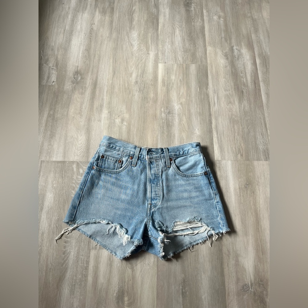 levi’s short shorts